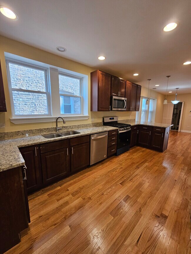 Foto del edificio - 6317 N Washtenaw Ave