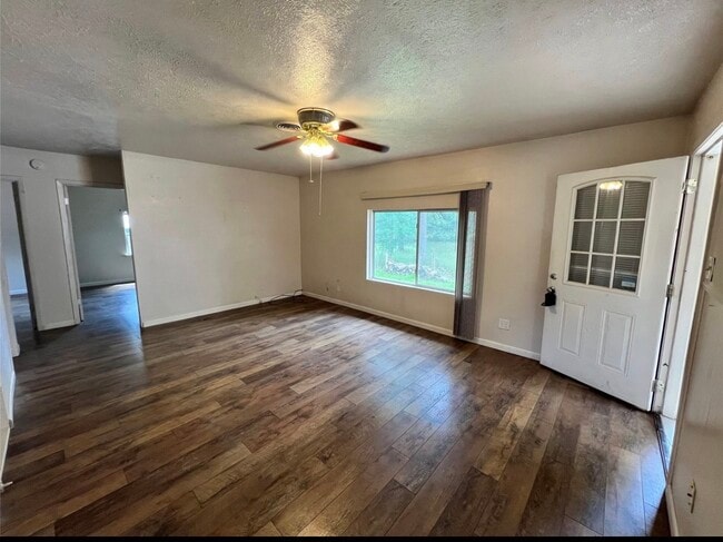 Building Photo - 600 Lake Dr
