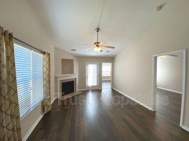 Building Photo - 7840 Park Gate Dr