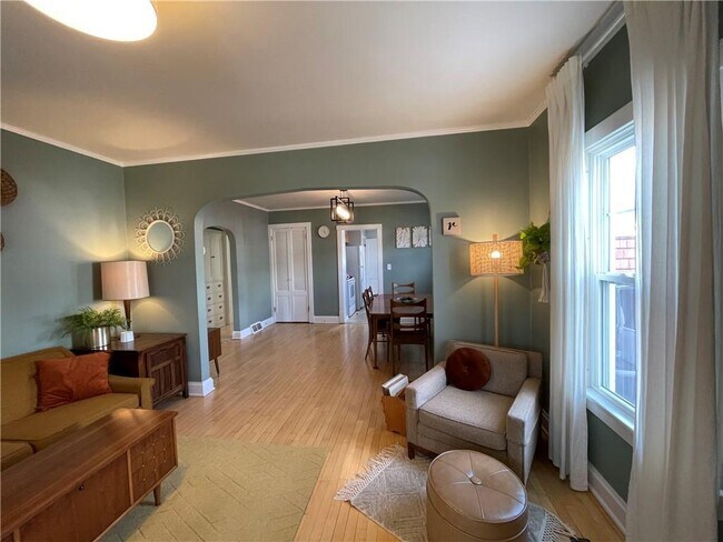 Foto del edificio - 522 W Cedar St