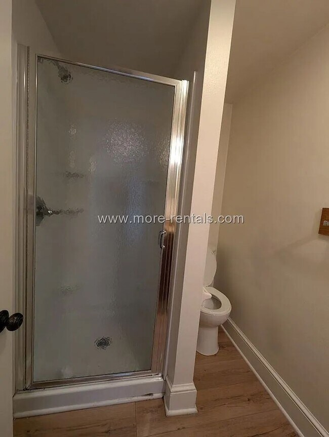 Foto del edificio - 51 Stewart Ave