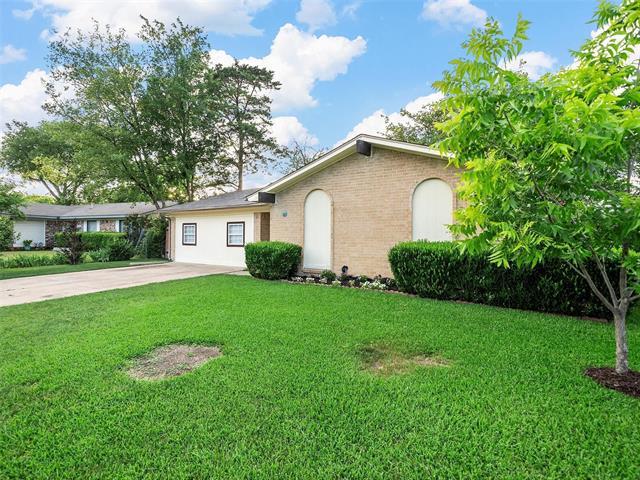 Building Photo - 3633 Edgewood Dr