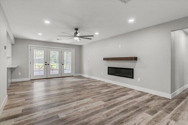 Foto del edificio - 4615 Barton Ln