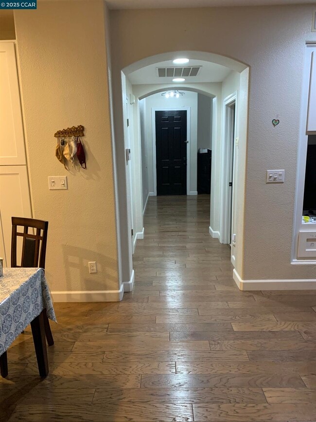 Building Photo - 4012 Gallaup Ct