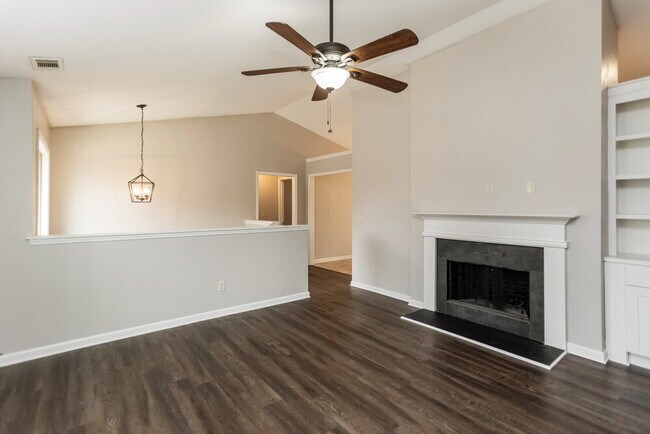 Building Photo - 1025 West Ave