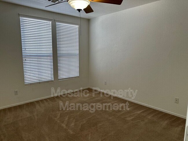 Foto del edificio - 280 S Elizabeth Way