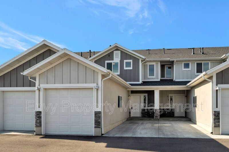 3224 N 3325 W Unit 213, Plain City, UT 84404 Condo for Rent in Plain City, UT