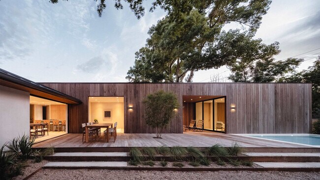 Foto del edificio - 2708 Friar Tuck Ln