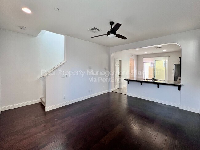 Foto del edificio - 3623 Etchings Way