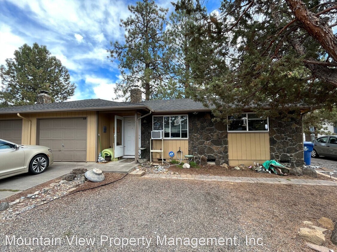 Foto principal - 2 br, 1 bath House - 1637 SE Skylark Dr.