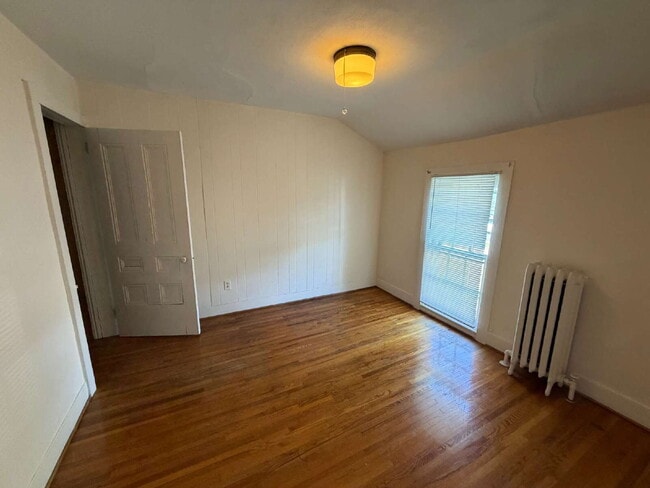 Building Photo - * Generously Sized 3-bedroom, 1.5 Bath in LeRoy Available Now! *