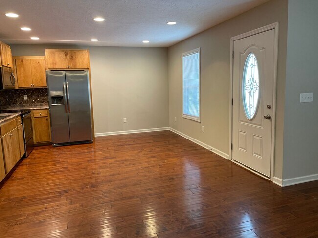Building Photo - 3 Bedroom, 2 Bath Home Located in Tullahoma