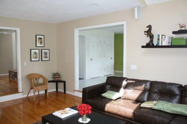 Foto del edificio - 3 Bedroom Single Family Home with Central A/C