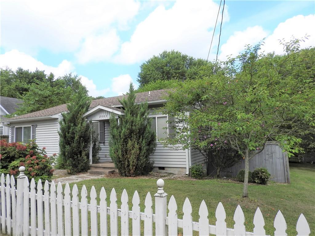 Primary Photo - 2003 Oakwood Ave