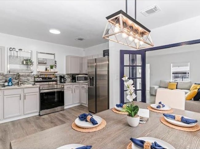 Building Photo - 1451 NW 31st St