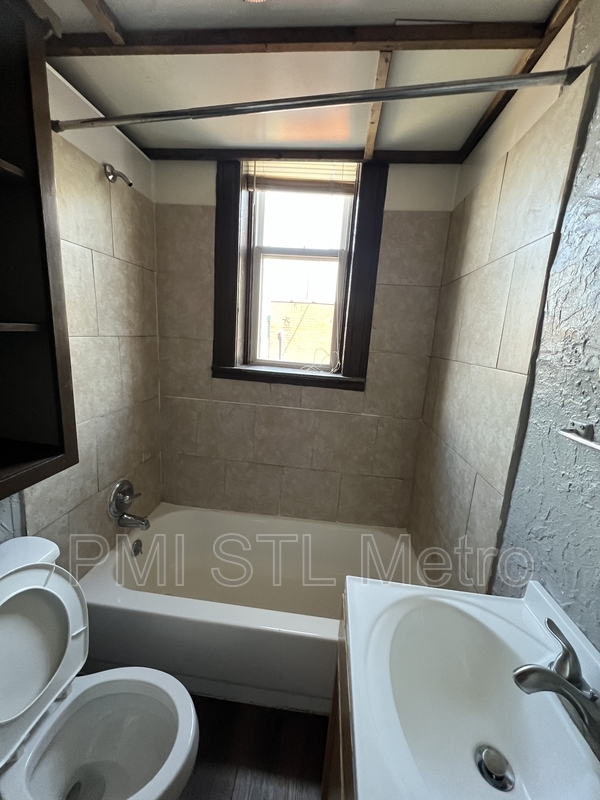 Foto del edificio - 3135 Chippewa St