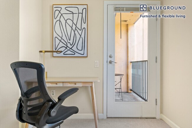 Foto del edificio - 853 Commodore Dr