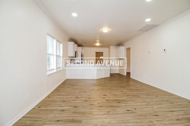 Building Photo - 1521 S Blackwelder Ave