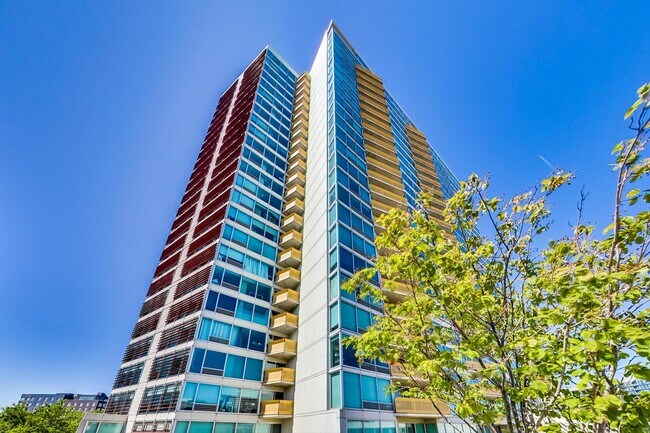 Building Photo - 1720 Maple Ave