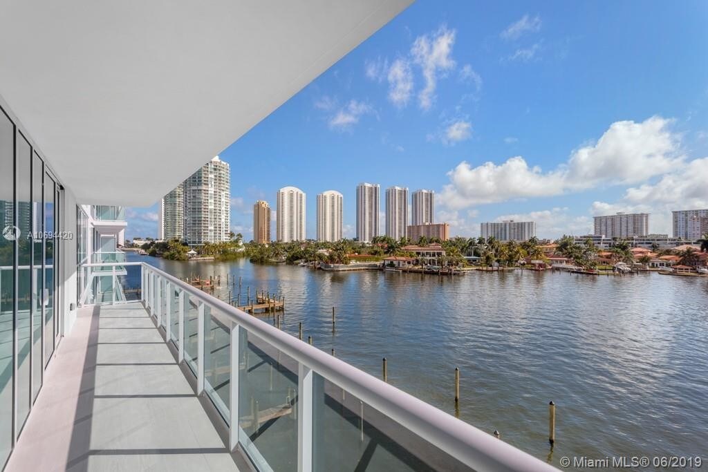 Primary Photo - 400 Sunny Isles Blvd