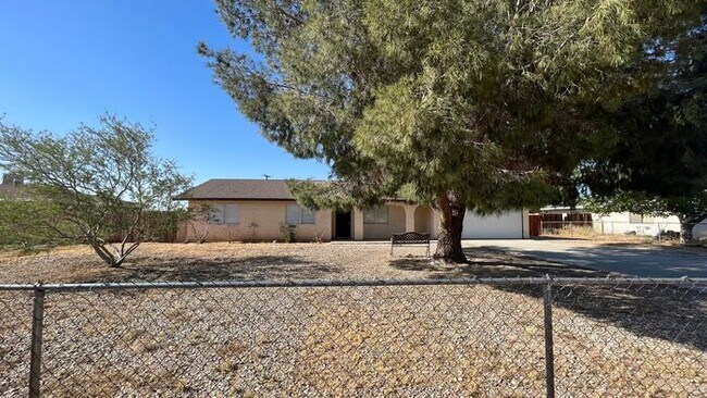 Building Photo - 3 Bed, 2 Bath Apple Valley Home!!!