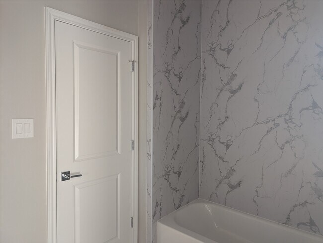 Building Photo - 9912 A Clark Rd