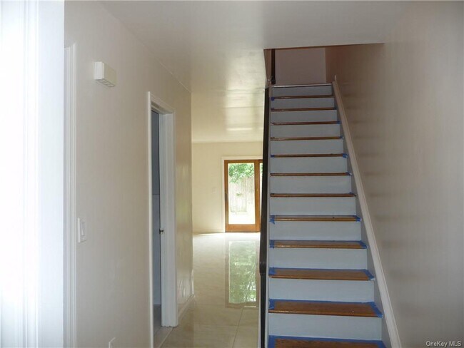 Building Photo - 14 Cindy Ln
