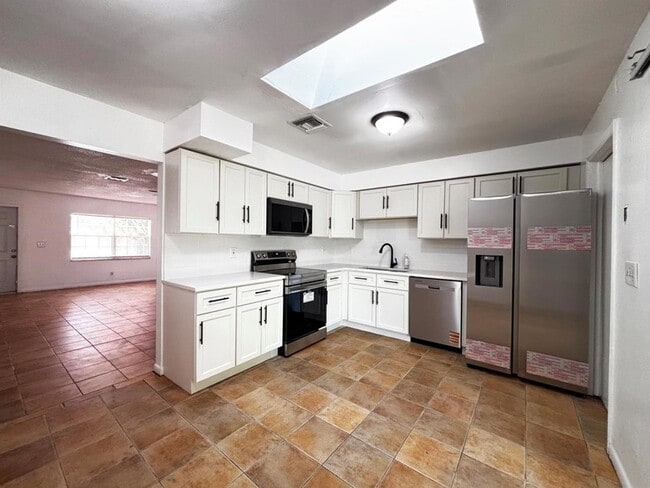 Foto del edificio - 3919 Wilshire St