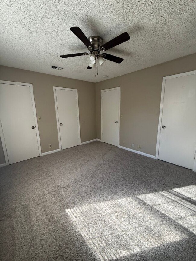 Foto del edificio - Affordable townhome with Free Rent