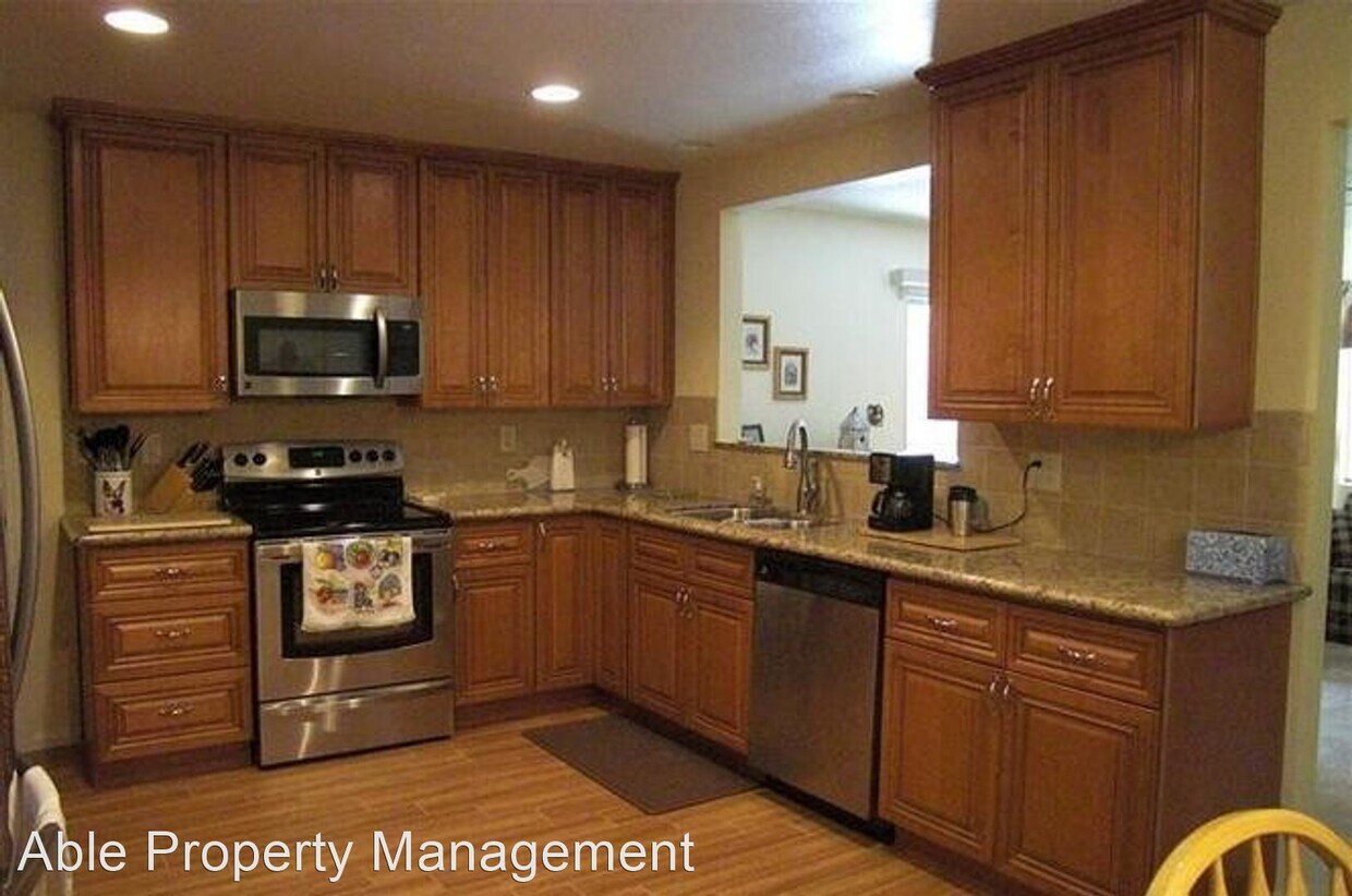 Building Photo - 3 br, 2 bath House - 2701 Courtleigh Dr.
