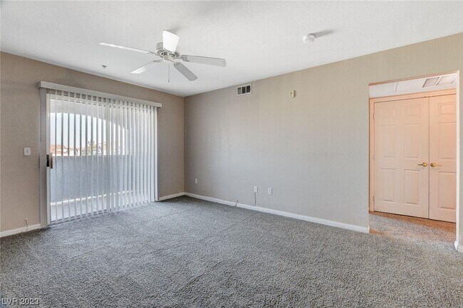 Building Photo - 6955 N Durango Dr