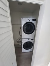 Building Photo - 224 SE 9th Ave