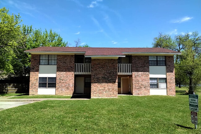 Building Photo - 1523 E Beverly Dr