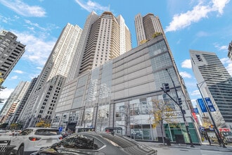 Building Photo - 545 N Dearborn St