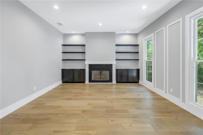 Building Photo - 4618 W Sylvan Ramble St