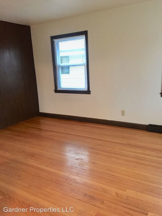Foto del edificio - 5843 N 74th St