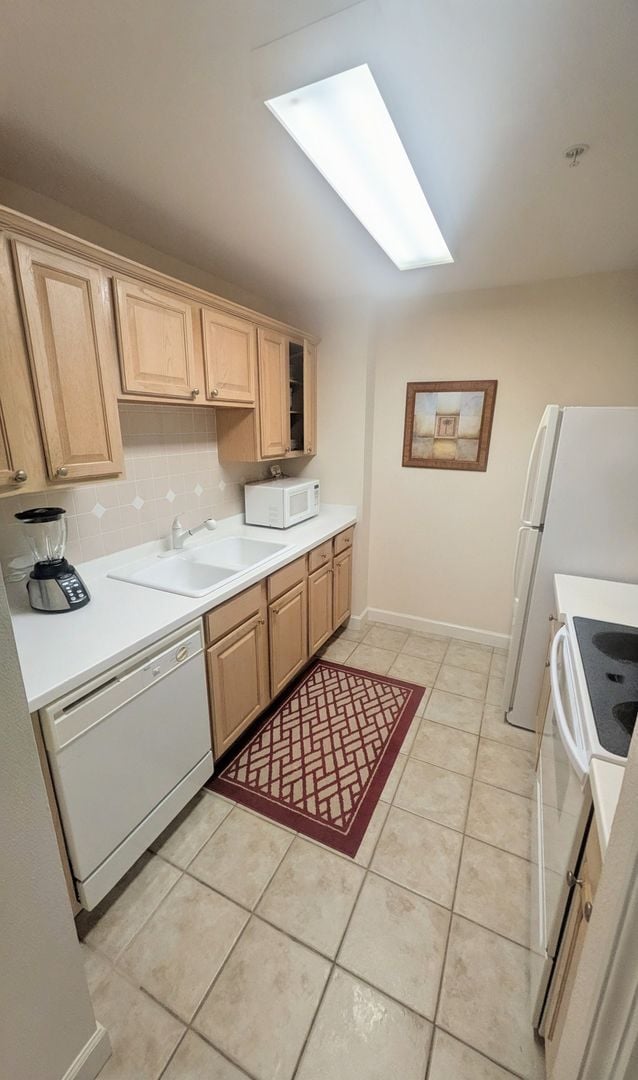 Building Photo - 750 N Tamiami Trl