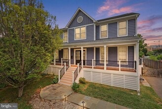 Building Photo - 809 N Buchanan St