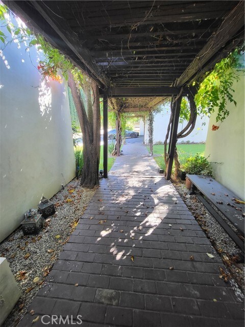 Foto del edificio - 191 Dapplegray Rd