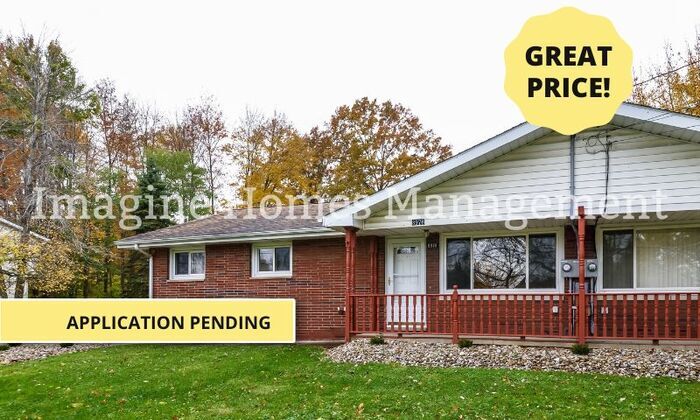 Primary Photo - Recently Remodeled 3 Bedroom Duplex Ranch ...