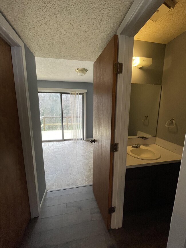 Foto del edificio - 1067 3rd St SE