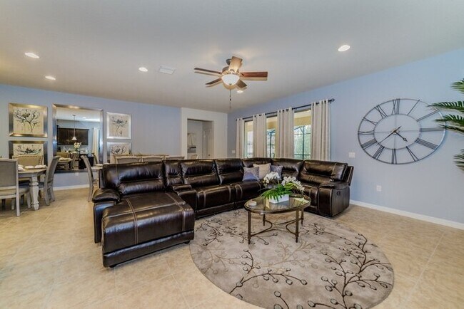 Foto del edificio - MCD8812