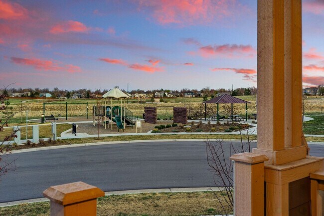 Foto del edificio - Spacious 3BR/3BA Townhome-Available NOW!