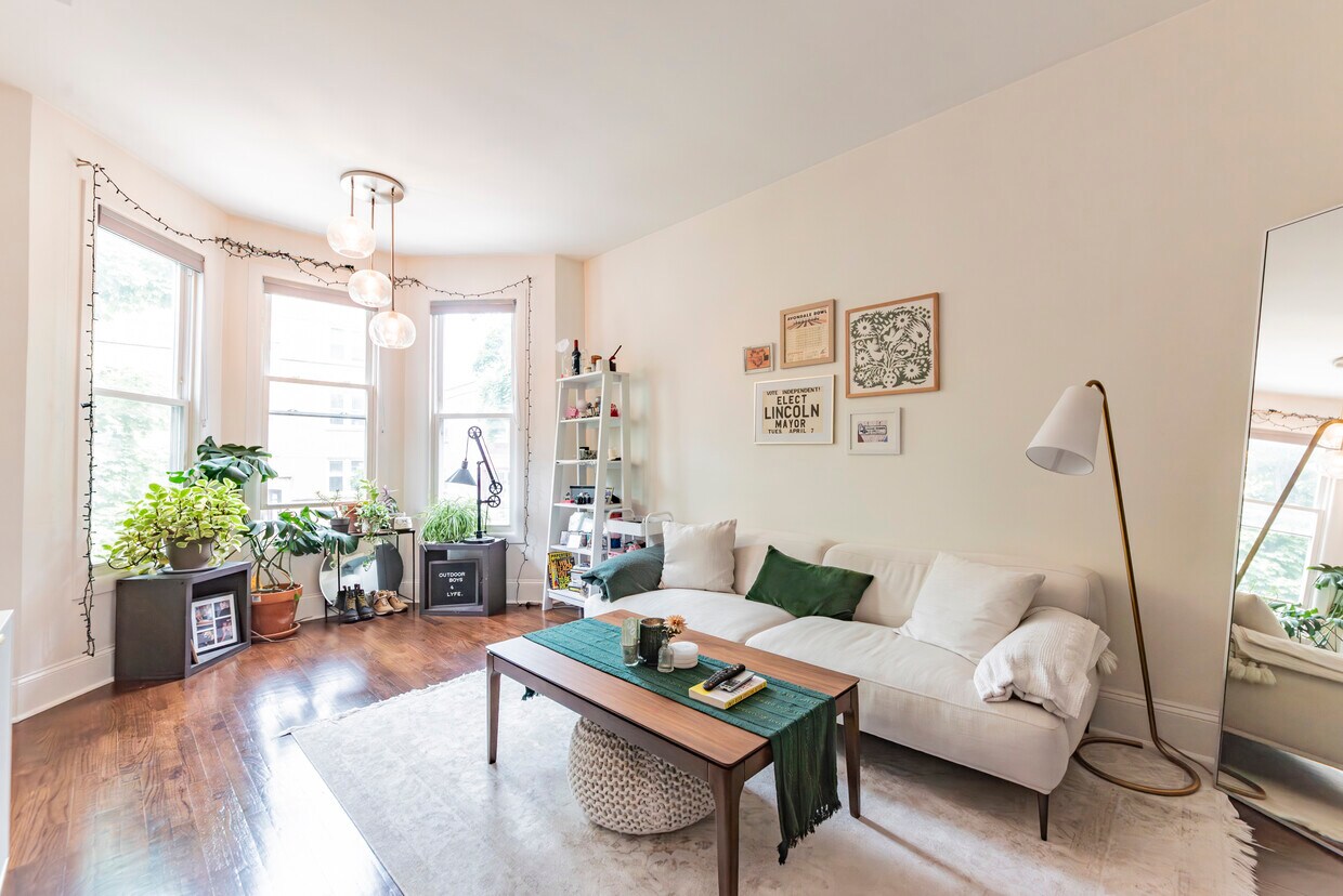 Foto principal - 2251 W Melrose St