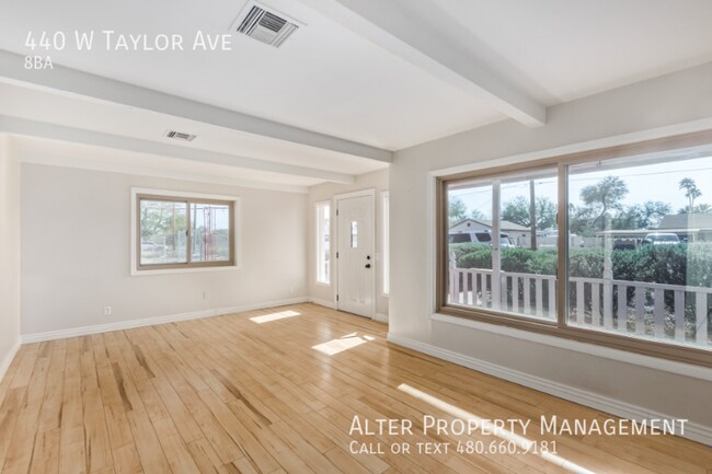 Foto del edificio - 440 W Taylor Ave