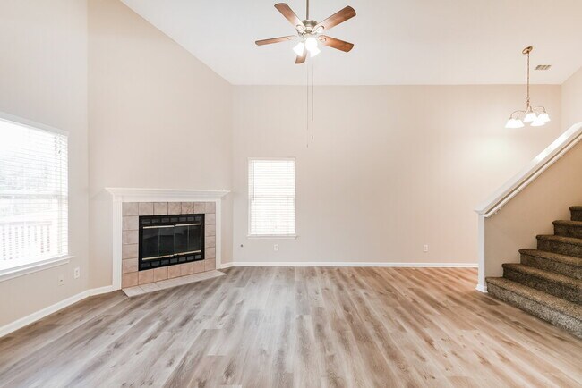 Foto del edificio - 16804 Lowell Dr