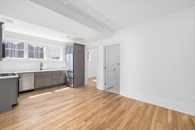 Building Photo - 293 Governor St