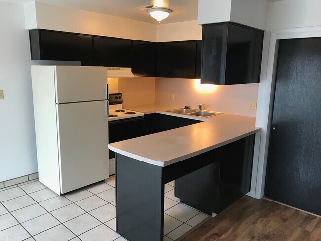 Lots of Countertops - 4564 Harrison Blvd