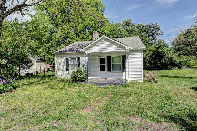 Building Photo - 506 North Dr