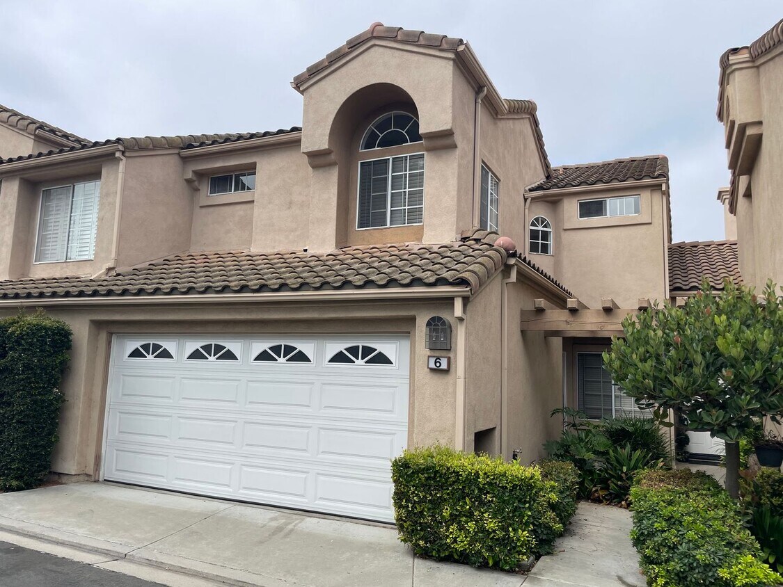 Foto principal - Dual Master Two Bedroom Townhome in Westpa...